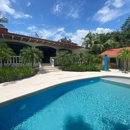 Manta Ray Lodge